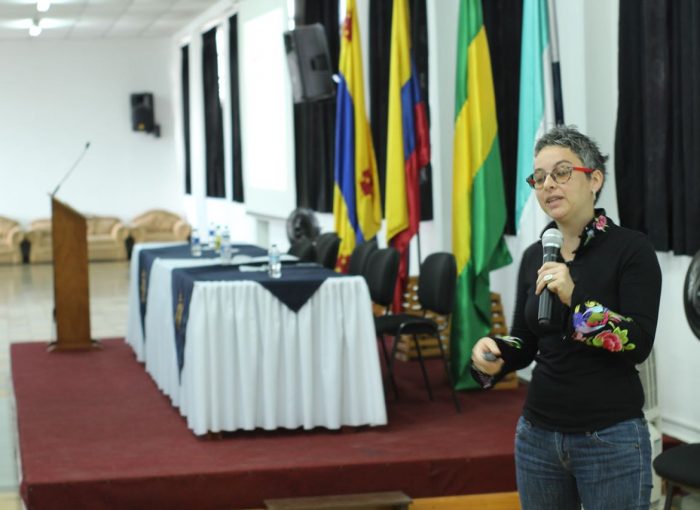 Doctora María Adelaida Gómez quien afirma que "La interdisciplinariedad moviliza las ideas novedosas"